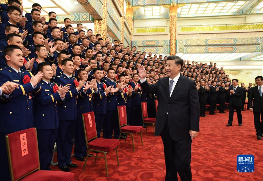 Xi Jinping incontra i rappresentanti del sistema di gestione delle emergenze