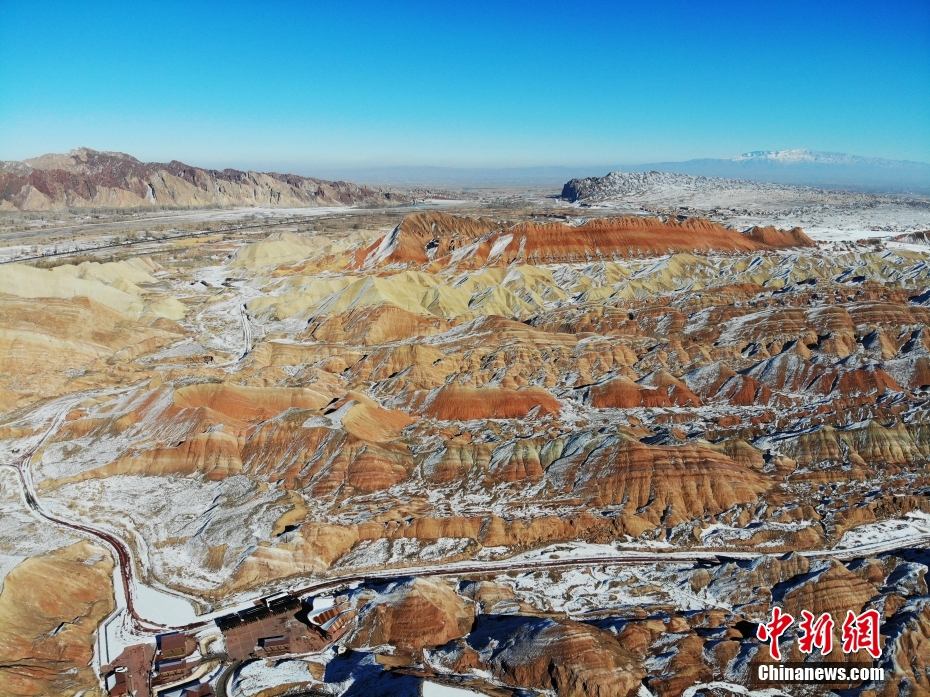 Zhangye, Gansu: riaperta l'area panoramica innevata di Danxia 