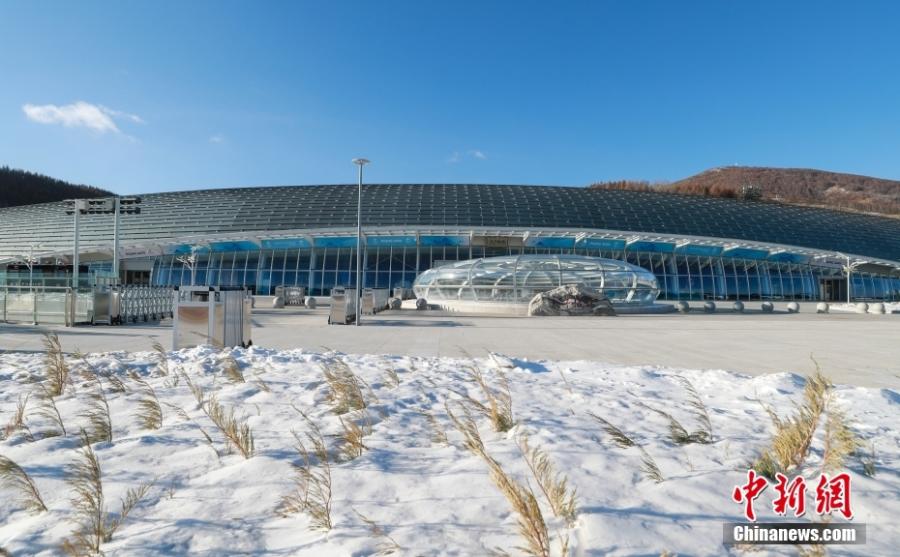 La ferrovia ad alta velocità Beijing-Zhangjiakou segna il 2o anniversario nell'atmosfera olimpica invernale