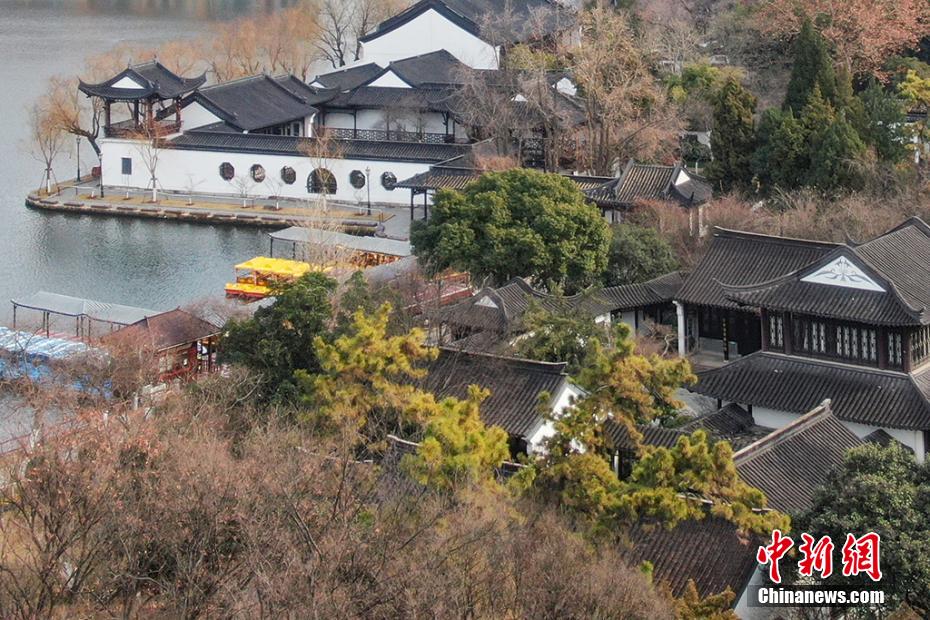 Il classico giardino del sud della Cina, parco del lago Mochou di Nanjing