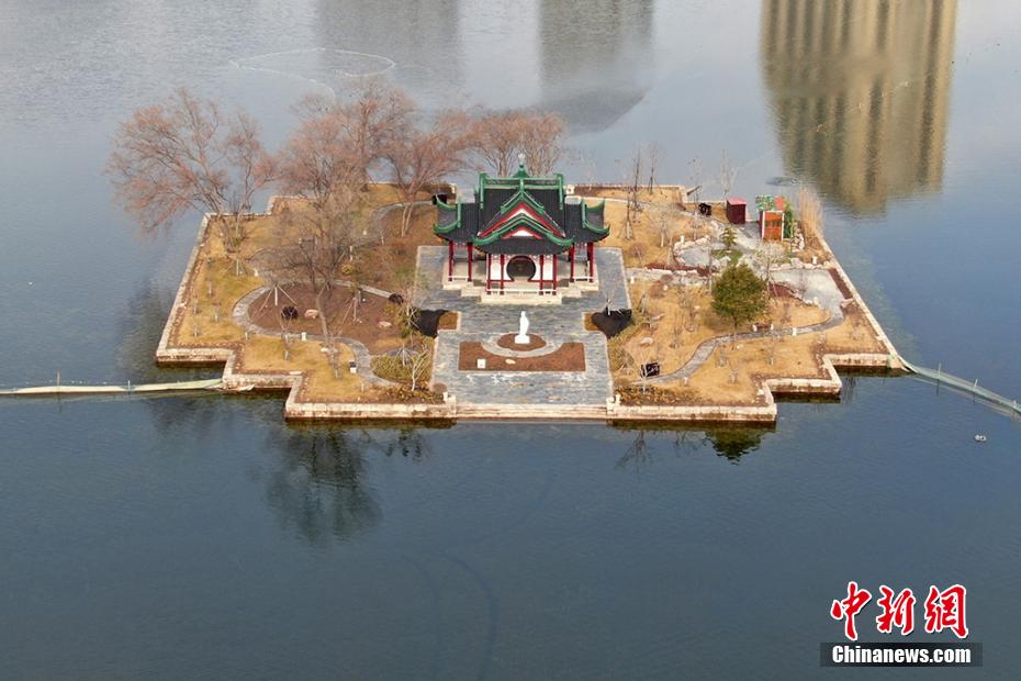 Il classico giardino del sud della Cina, parco del lago Mochou di Nanjing