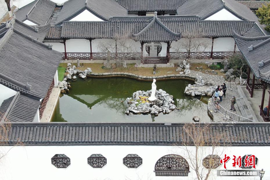 Il classico giardino del sud della Cina, parco del lago Mochou di Nanjing