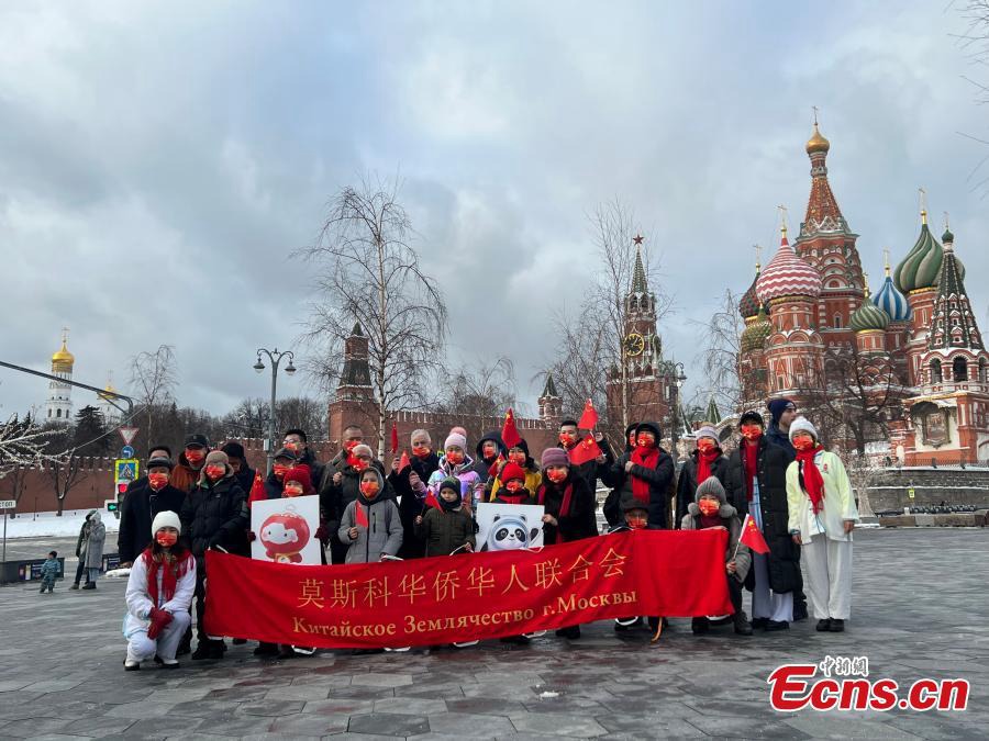 Cinesi d'oltremare a Mosca danno il benvenuto alle Olimpiadi Invernali di Beijing 2022