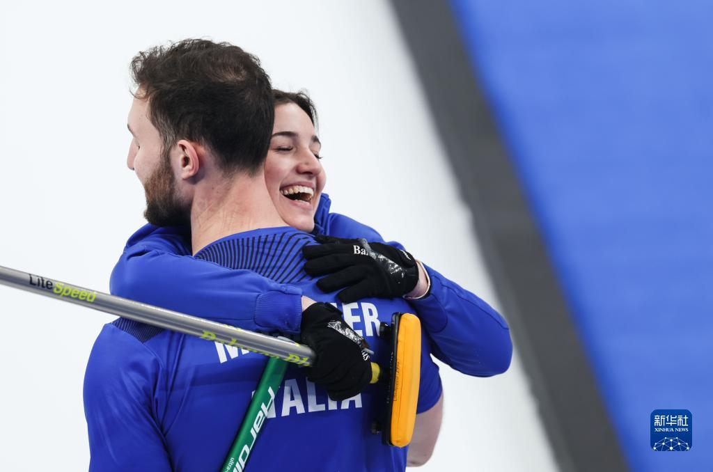 Italia conquista la medaglia d'oro nel doppio misto di curling