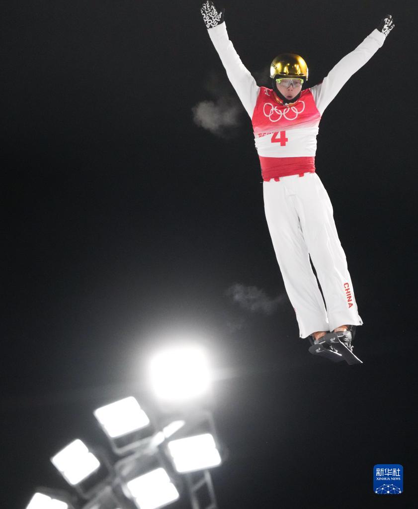 Beijing 2022: Qi Guangpu, veterano cinese, vince l'oro negli aerials maschili di freeski