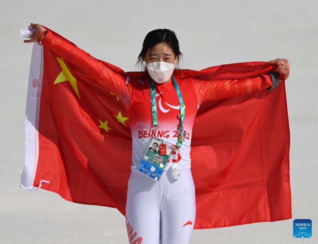 Paralimpiadi Invernali di Beijing 2022：Zhang Mengqiu vince il primo oro cinese di sci alpino 