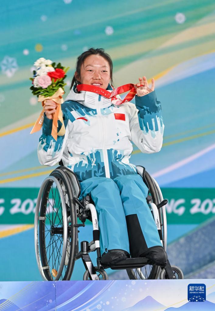 Yang conquista il secondo oro di sci di fondo sprint seduta, decimo per la Cina alle Paralimpiadi Invernali di Beijing