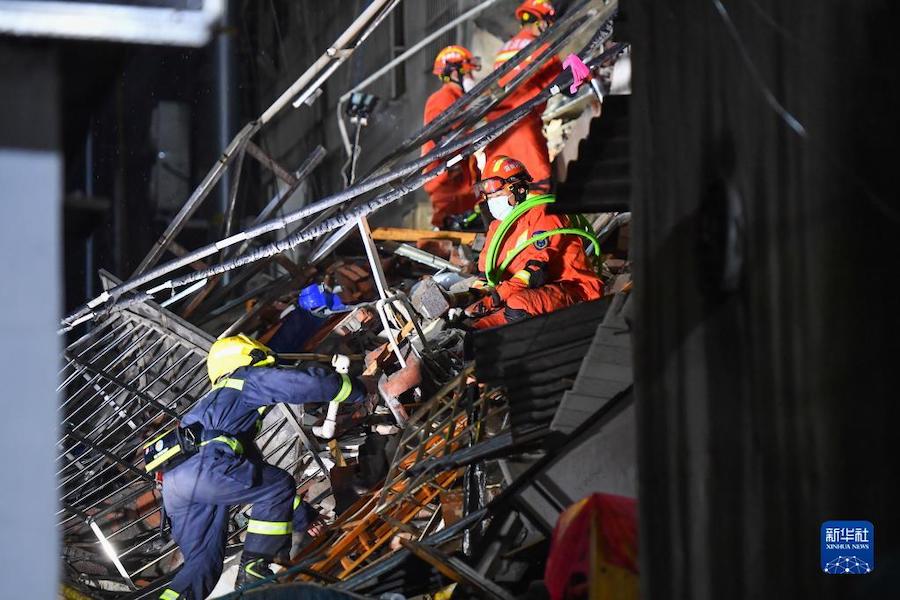 Xi Jinping: fare tutto il possibile per salvare le persone intrappolate nelle case crollate a Changsha