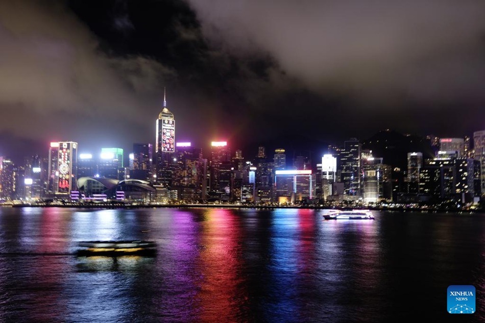 Decorazioni sulle strade di Hong Kong in vista del 25° anniversario del ritorno in madrepatria