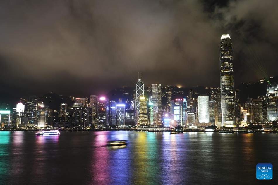 Decorazioni sulle strade di Hong Kong in vista del 25° anniversario del ritorno in madrepatria