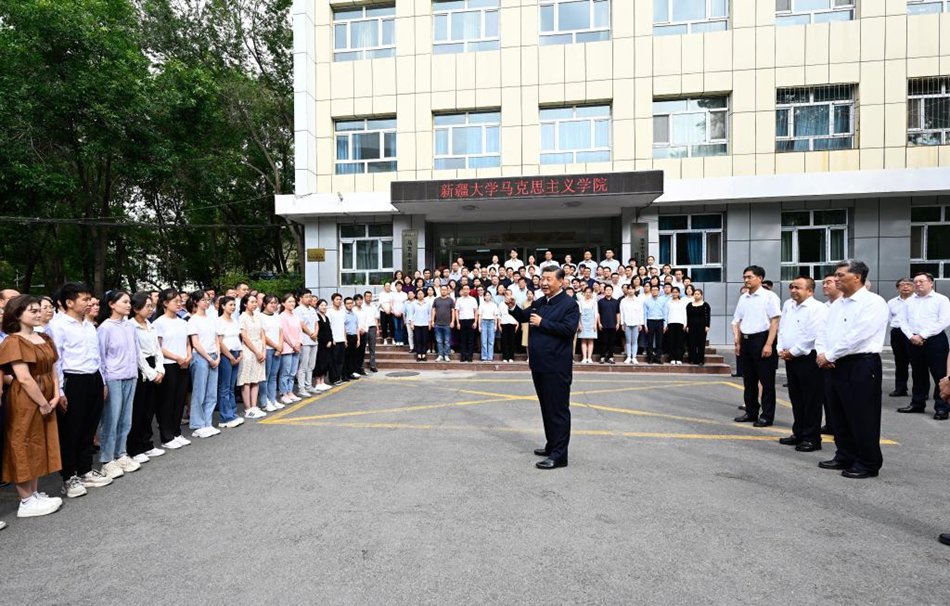 Xi Jinping in visita a Urumqi, Xinjiang