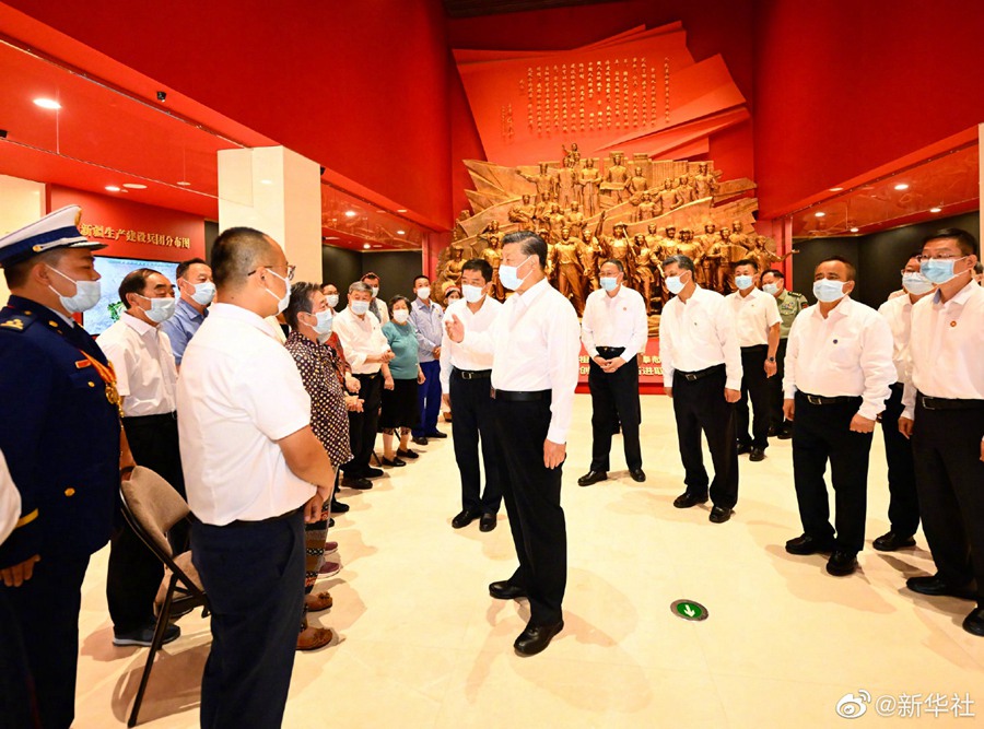 Xi Jinping visita la città di Shihezi in Xinjiang