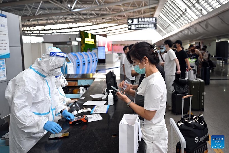 Hainan: tornato a casa il primo gruppo di turisti bloccati a Sanya