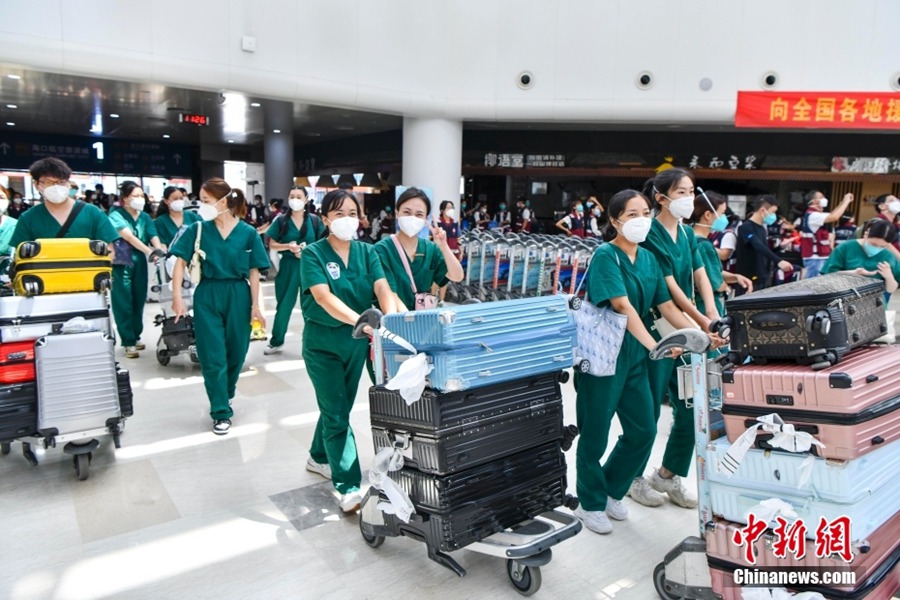 Quasi 7.000 membri del team di assistenza medica tornati a casa da Hainan