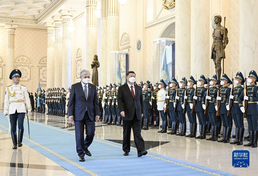 Xi Jinping in visita di Stato in Kazakistan