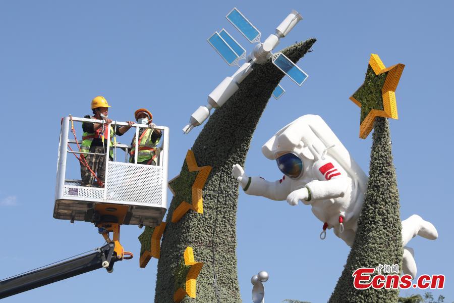 Beijing: decorazioni floreali per celebrare la Giornata Nazionale