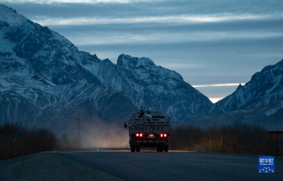 Xinjiang: costruiti 62.200 chilometri di nuove strade in dieci anni