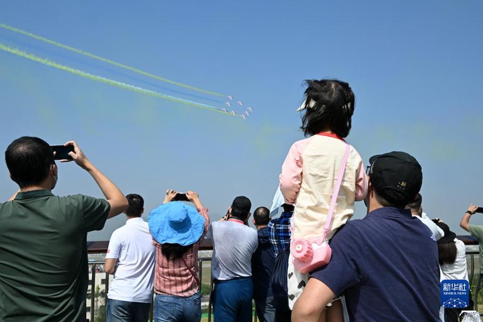 Cina: chiusura della XIV Mostra internazionale di aviazione e aerospaziale