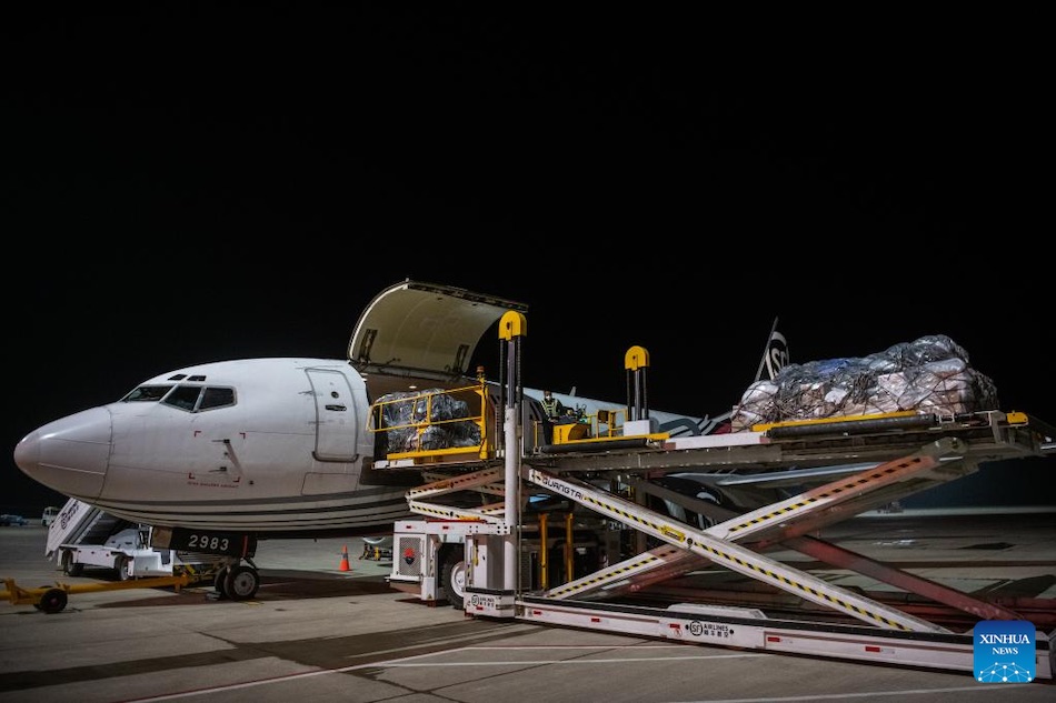 Aperta la prima rotta all-cargo nel primo aeroporto cargo hub professionale della Cina