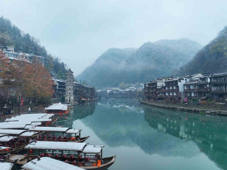 Hunan: acqua limpida e neve bianca nell'antica città di Fenghuang