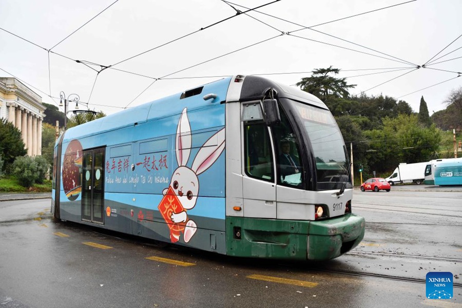 Roma: svelato il tram dell'Anno del Coniglio