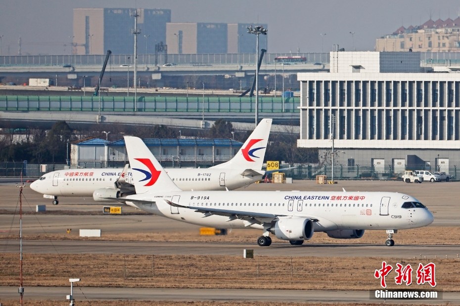 Primo volo del primo aereo C919 al mondo nell'anno del Coniglio