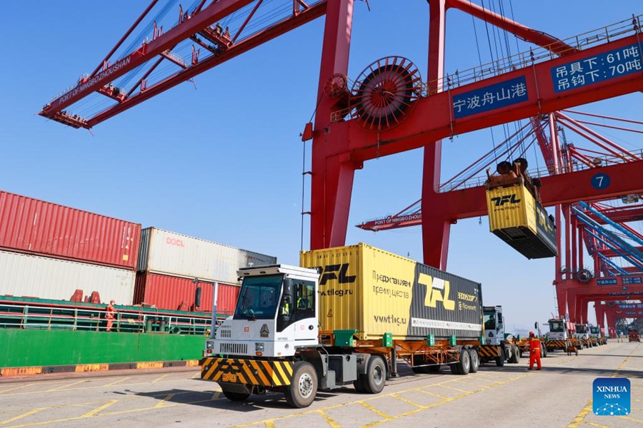 Il traffico merci del porto di Ningbo Zhoushan è al primo posto a livello globale nel 2022