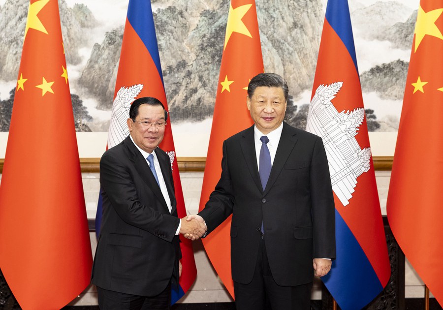 Xi Jinping incontra il primo ministro cambogiano