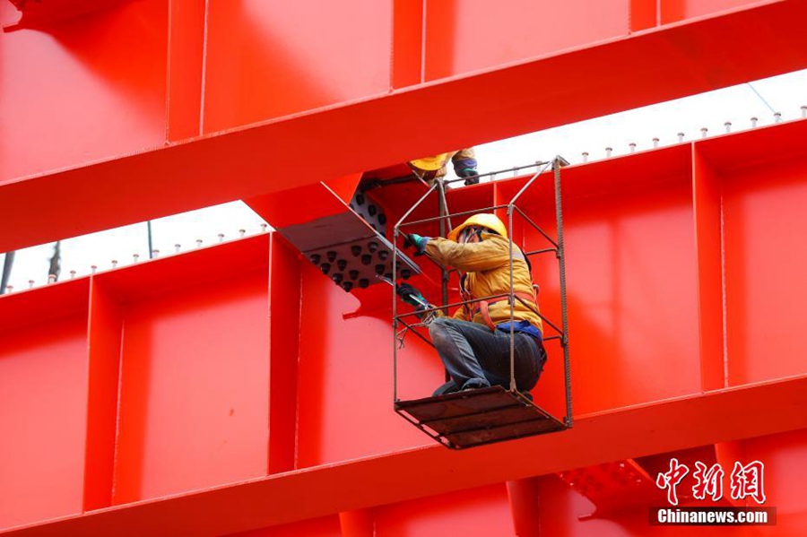 Guizhou: il Wujiang Grand Bridge entra nella fase di costruzione dell'impalcato