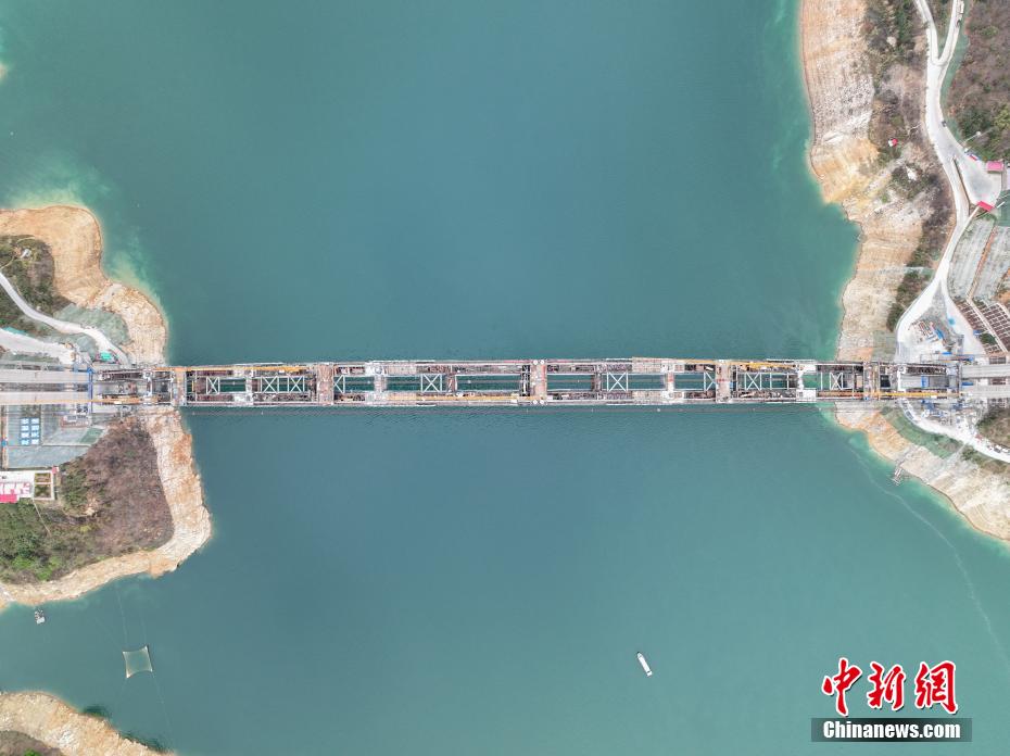 Guangxi: in costruzione il ponte ad arco con la campata più lunga del mondo