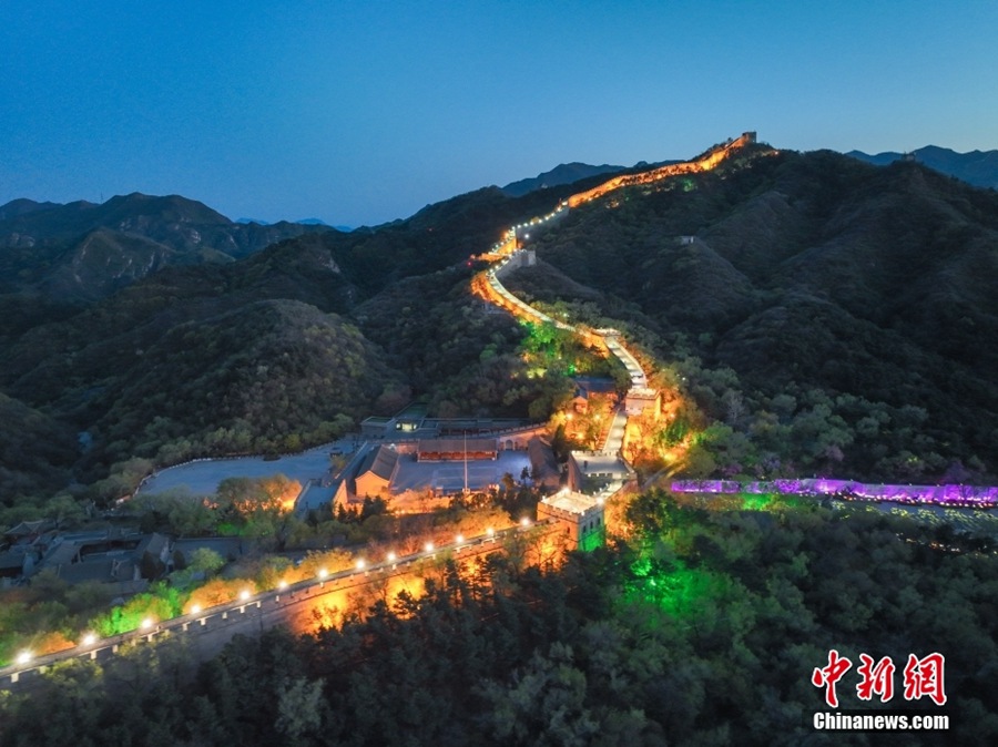 Beijing: la Grande Muraglia di Badaling aperta anche la notte