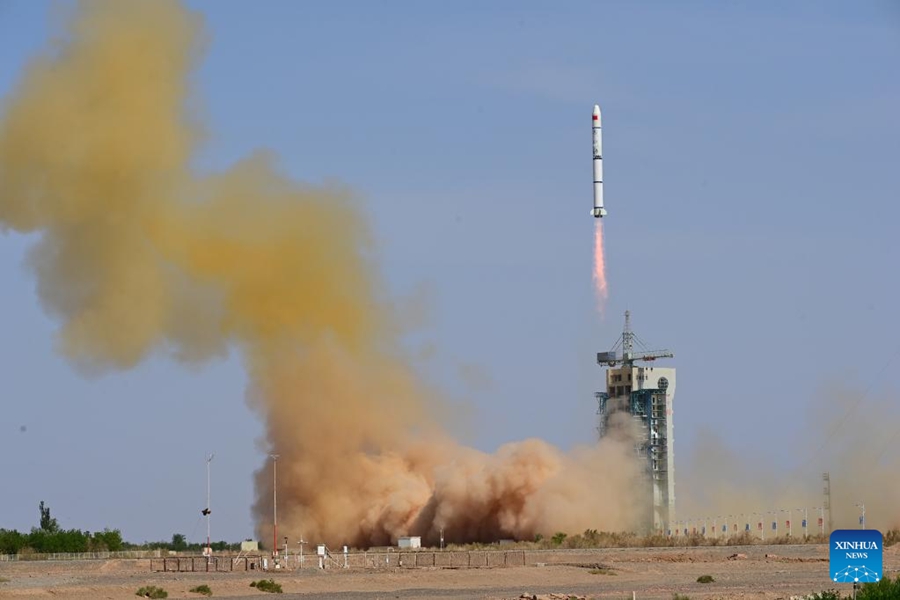 La Cina lancia nuovi satelliti per la scienza spaziale