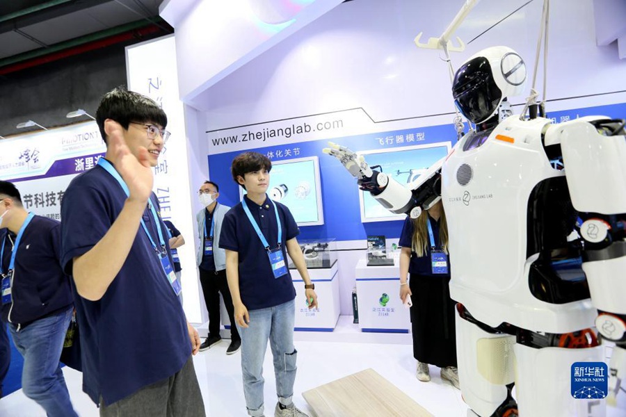 Al via l'8° China Robotop Summit