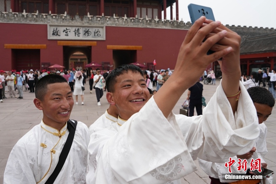 Giornata Internazionale del Bambino, una festa speciale per i bambini di etnia tibetana