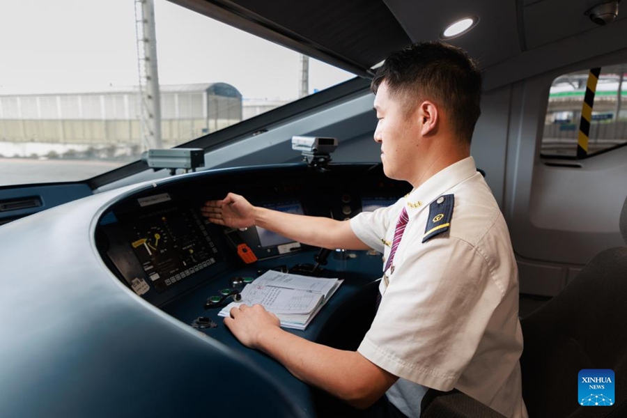 La ferrovia ad alta velocità Guiyang-Nanning inizia ufficialmente i test di funzionamento