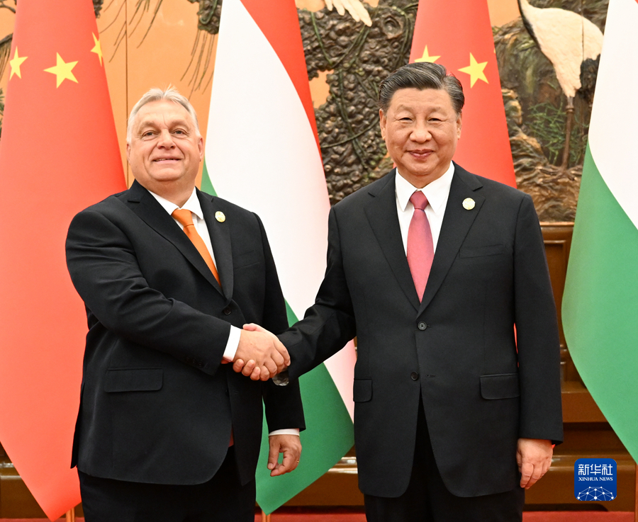 Incontro tra Xi Jinping e il Premier ungherese Orban