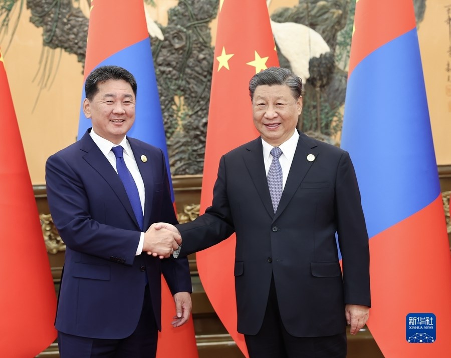 Incontro tra Xi Jinping e il presidente mongolo Khürelsükh