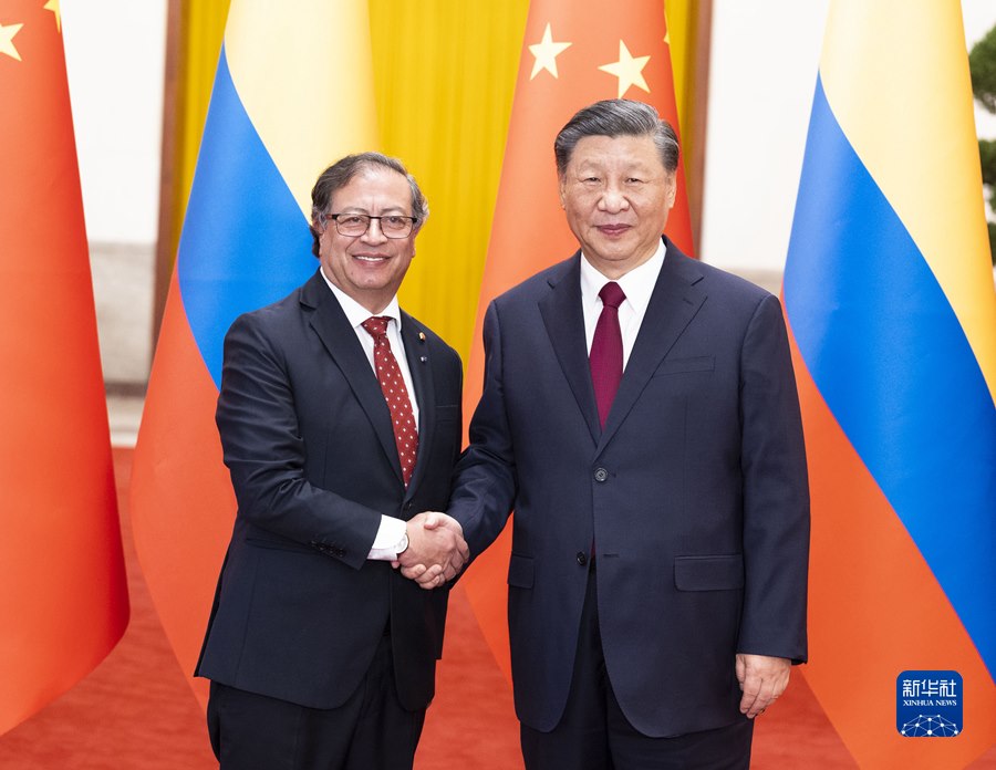 Beijing, colloquio tra Xi Jinping e il presidente colombiano Gustavo Petro