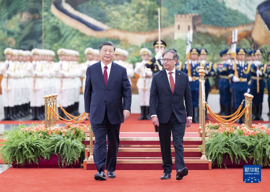 Beijing, colloquio tra Xi Jinping e il presidente colombiano Gustavo Petro