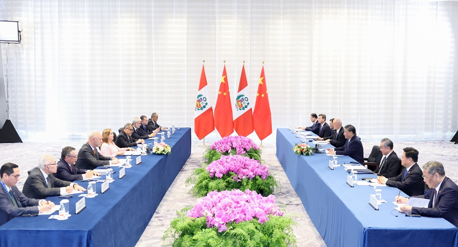 Incontro fra Xi Jinping e la presidente peruviana Dina Boluarte a San Francisco