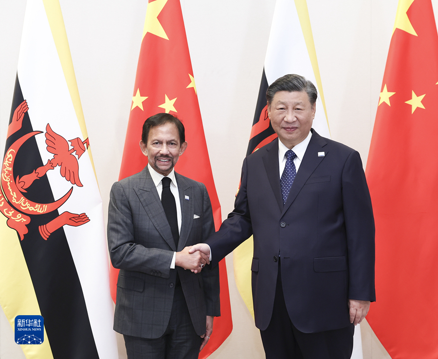 San Francisco, incontro tra Xi Jinping e Hassanal Bolkiah