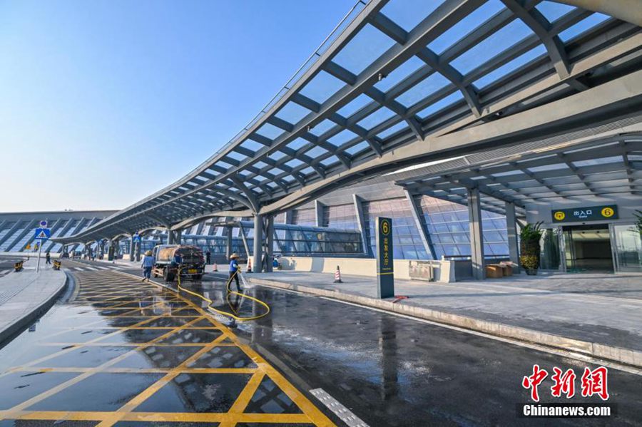 Terminal Integrato Ro-Pax del porto di Xinhai a Haikou in funzione di prova