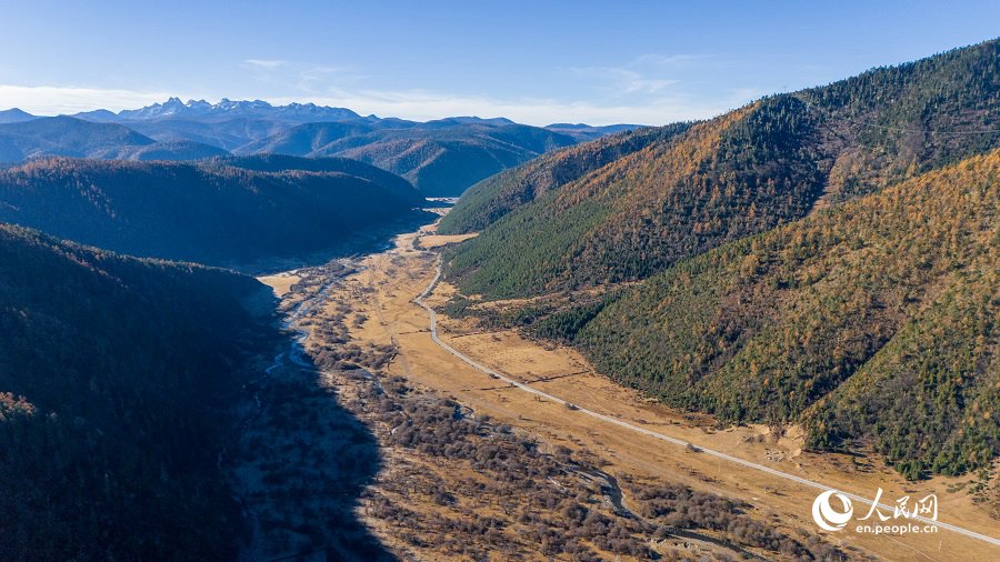 Pittoresco scenario di inizio inverno nel Parco Nazionale Shangri-La nello Yunnan