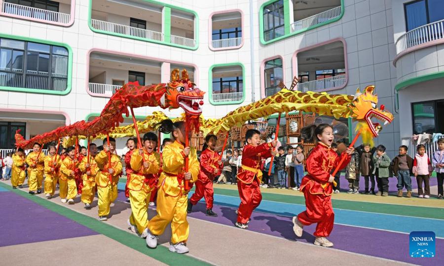 Varie attività in tutta la Cina per festeggiare il giorno di Longtaitou