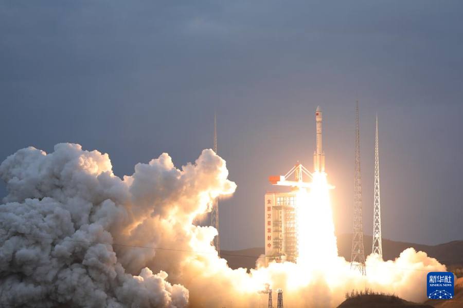 Cina, lanciato con successo il satellite Yunhai-3 02