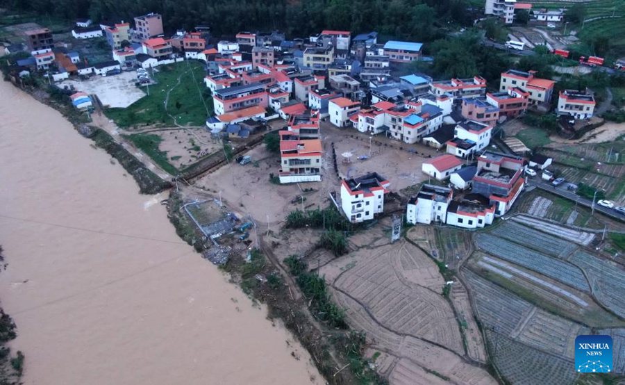 Massicce inondazione colpiscono il Guangdong