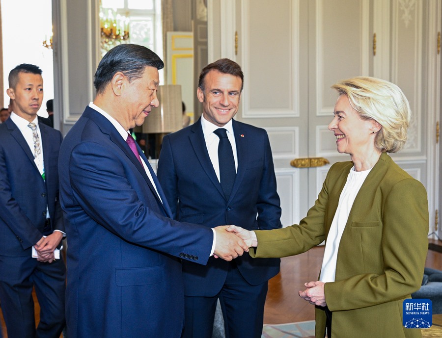 Parigi, colloquio trilaterale tra Xi Jinping, Emmanuel Macron e Ursula von der Leyen