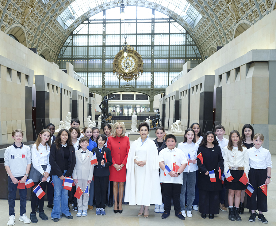 Visita di Peng Liyuan al Musée d'Orsay