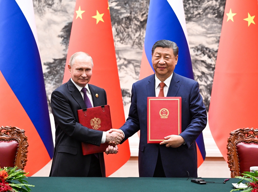 Xi Jinping e Putin firmano e rilasciano una dichiarazione congiunta sull'approfondimento del partenariato strategico comprensivo di coordinamento sino-russo per una nuova era