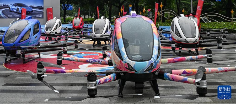 Modelli di aerei eVTOL esposti